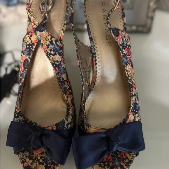 6 pairs of shoes size 10.. all for$150 Edelman Black and Cream Peep-Toe Wedges - Picture 6 of 14